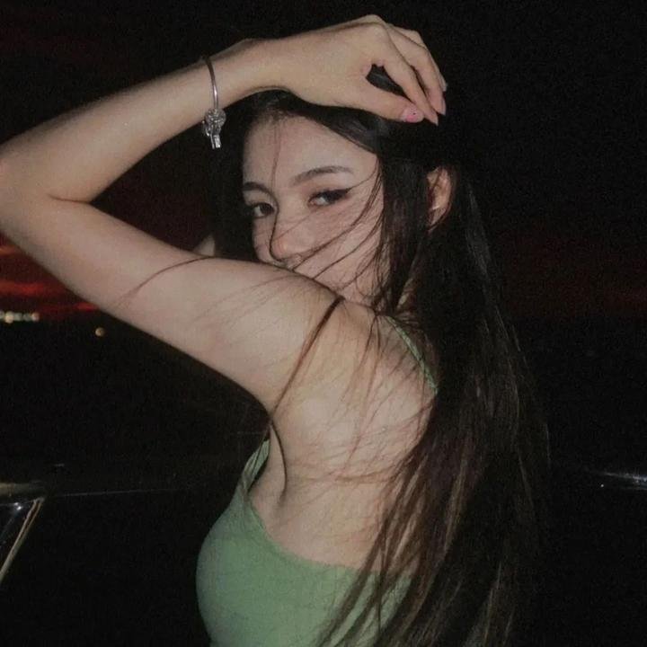 早餐时女歌迷快闪